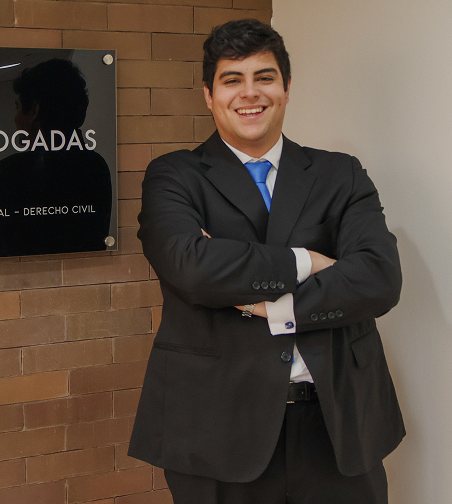 Fernando Cruces Malbrán, procurador y asistente legal de Estudio Veragua Abogadas