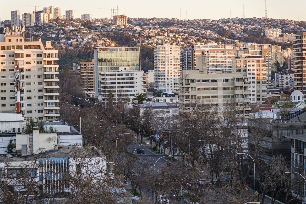 Vista aérea de Viña del Mar; Estudio Veragua representa a chilenos en el extranjero con trámites en Chile